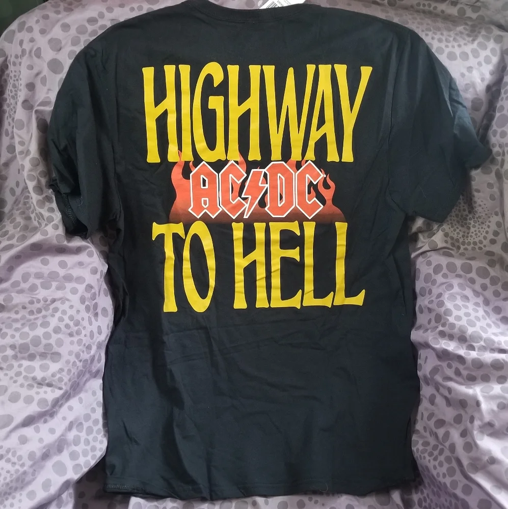 ACDC Highway To Hell Mens Large Tshirt NWT - Picture 4 of 4